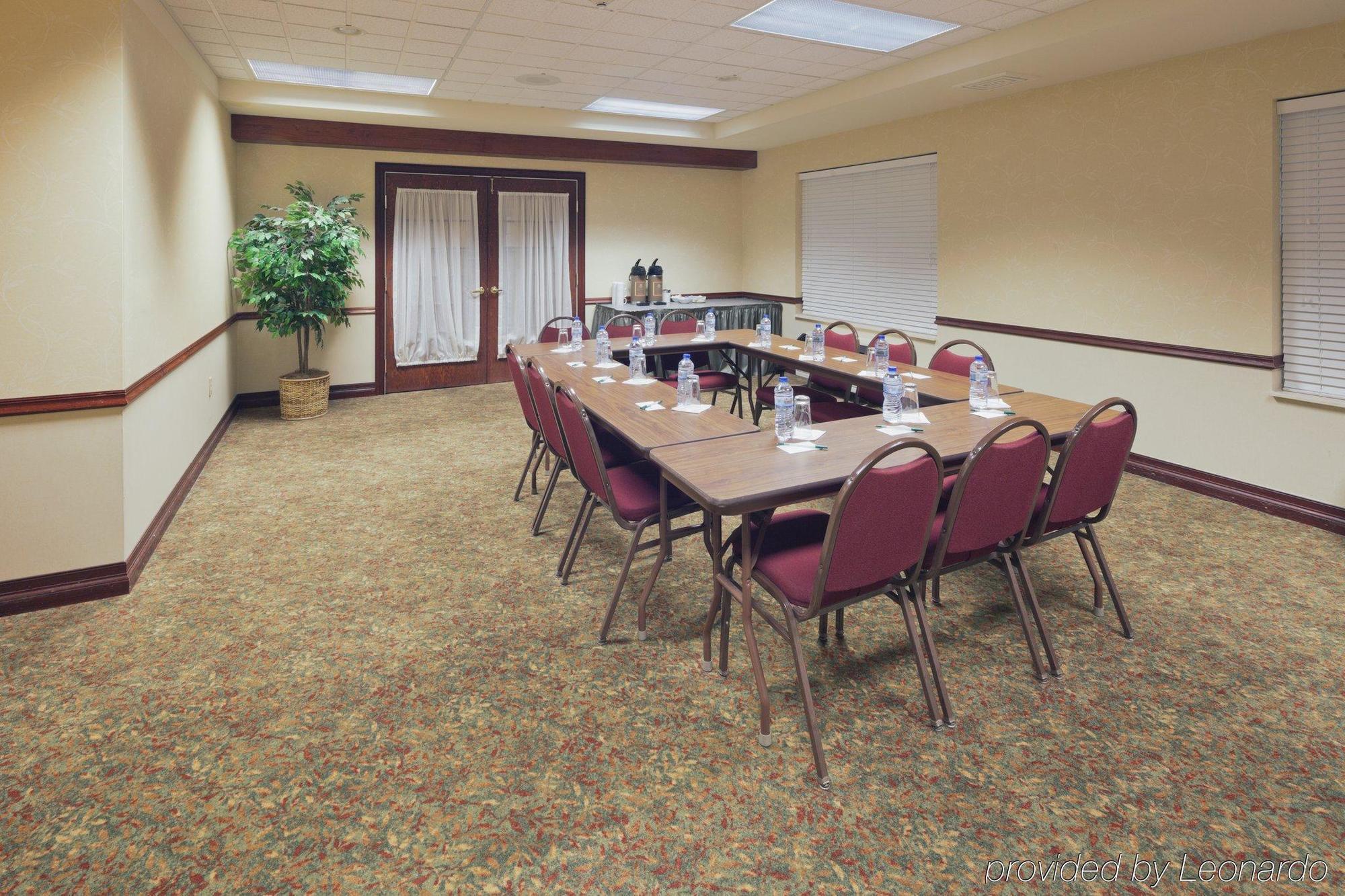 Country Inn & Suites By Radisson, Appleton, Wi Бизнес фото